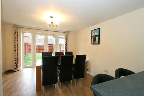 3 bedroom terraced house to rent, Willowcroft Way, Round House Park, Cringleford