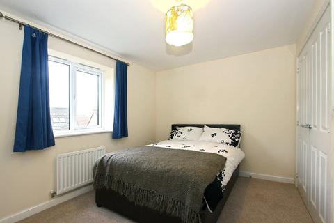 3 bedroom terraced house to rent, Willowcroft Way, Round House Park, Cringleford