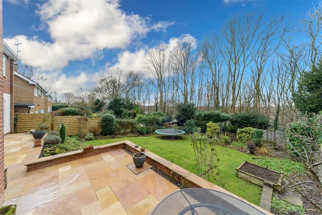 Blacklow Road, Warwick, CV34 5 bed detached house £535,000