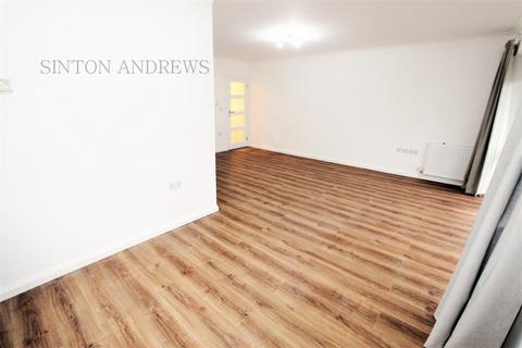 2 bedroom flat to rent, Glenmore Lawns, Argyle Road, Ealing, W13