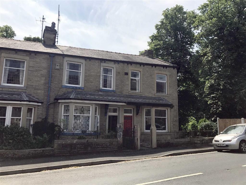 Carr Hall Road, Barrowford, Lancashire 3 bed terraced house £125,000