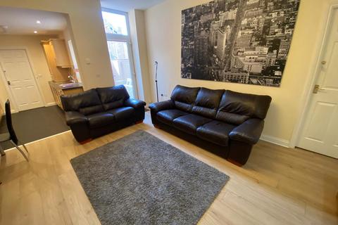 3 bedroom flat to rent, Lavender Gardens, Jesmond, Newcastle upon Tyne NE2