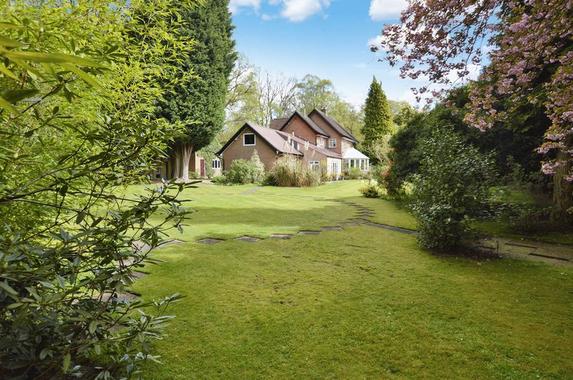 Kyebe 15 Horncastle Road Woodhall Spa Annexe Potential 4 Bed