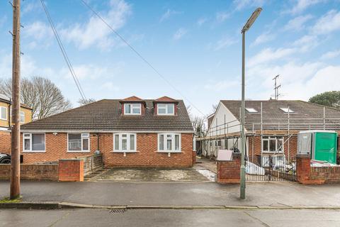 4 bedroom semi-detached house for sale, Brightside Avenue, Staines-upon-Thames, TW18