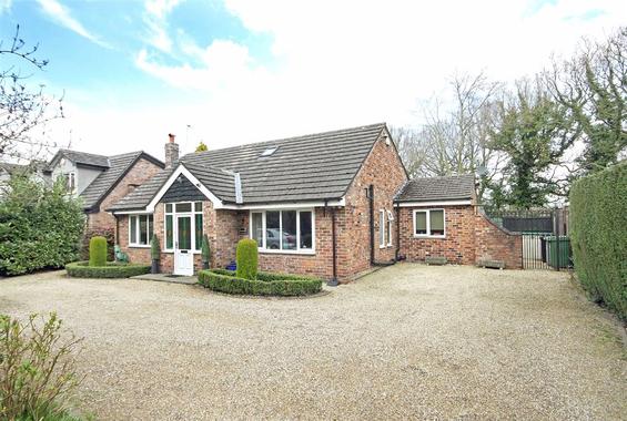 Shay Lane Hale Barns Cheshire 4 Bed Detached House 650 000