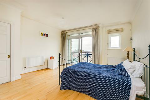 2 bedroom flat to rent, Wyatt Drive, Barnes, London