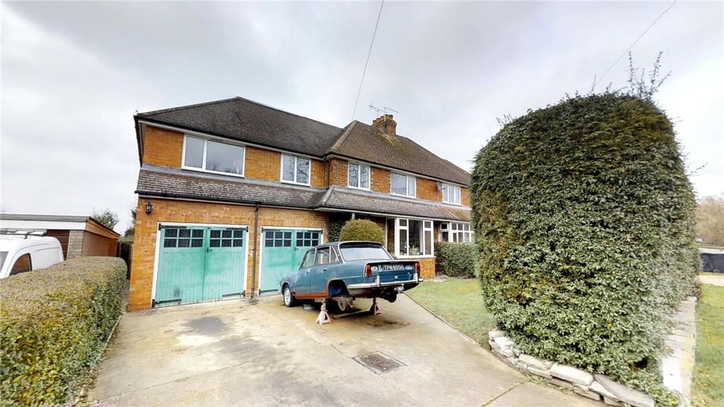 Gravetts Lane, Guildford, Surrey, GU3 5 bed semidetached house £695,000