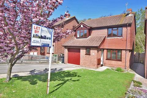 4 bedroom detached house to rent, 3 Cotswold Gardens , Downswood