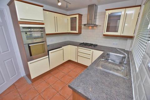 4 bedroom detached house to rent, 3 Cotswold Gardens , Downswood