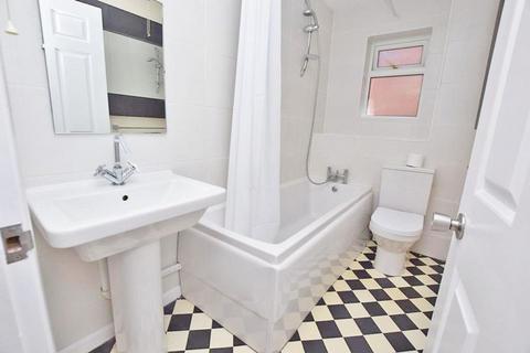 4 bedroom detached house to rent, 3 Cotswold Gardens , Downswood