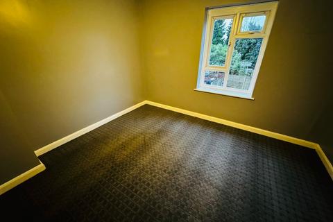 3 bedroom semi-detached house to rent, Tanfield Road, Dudley, DY2 8XF