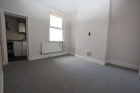 3 bedroom end of terrace house to rent, Sealand Road, Chester