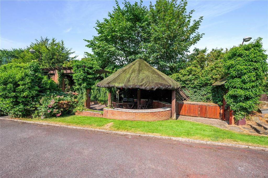 Outdoor Kitchen