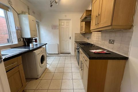 3 bedroom terraced house to rent, Malt Mill Lane, Halesowen B62