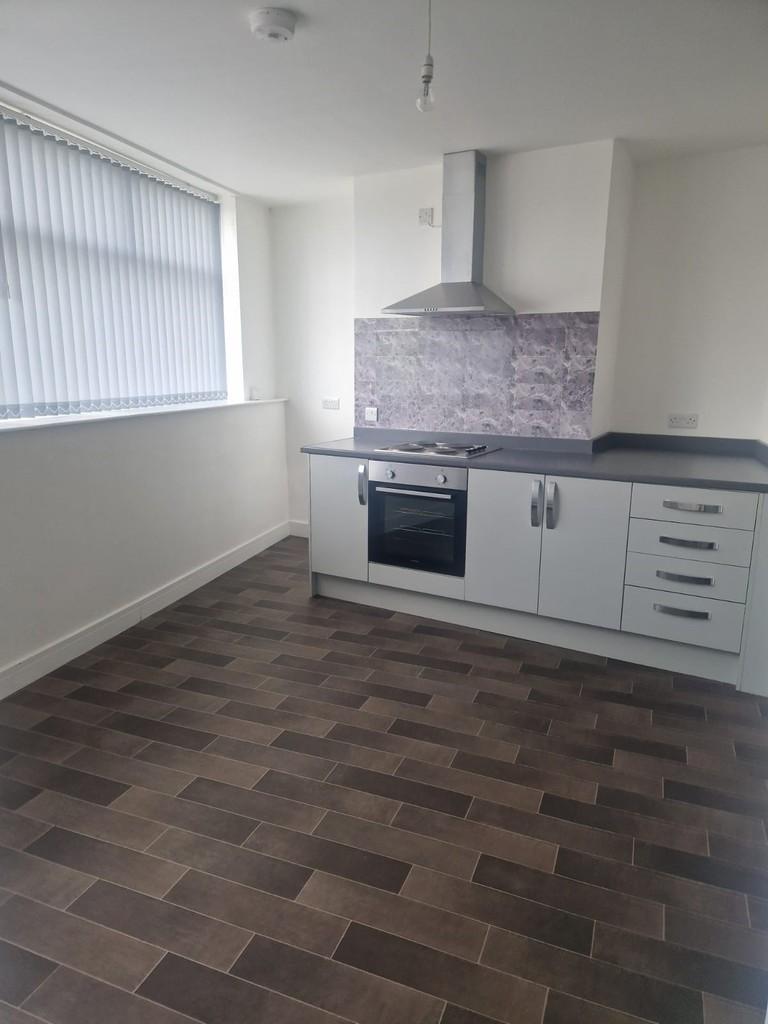 1 Bed Flat Chester centre kitchen