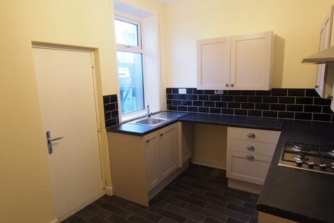 2 bedroom terraced house to rent, Stoney Street, Bb11