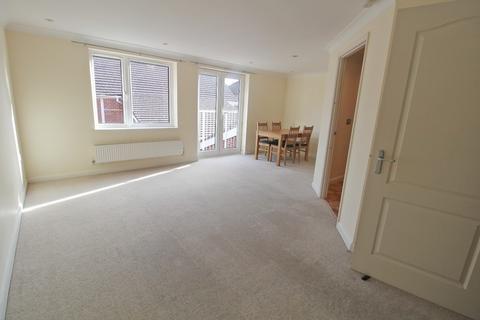 2 bedroom flat to rent, Kings Gate, Gordon Road, Haywards Heath, RH16