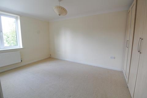 2 bedroom flat to rent, Kings Gate, Gordon Road, Haywards Heath, RH16