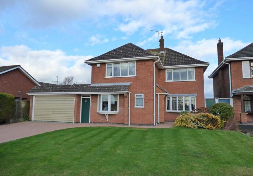 Milby Drive, St Nicolas Park, Nuneaton, CV11 4 bed detached house £