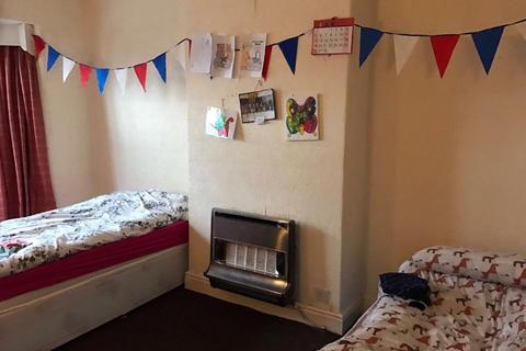 2 bedroom house to rent, Kingsway, Burnage, Manchester M19
