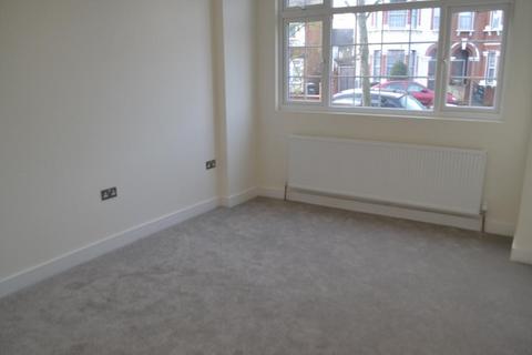 4 bedroom terraced house to rent, Silverleigh Road, Thornton Heath, London, CR7 6DU