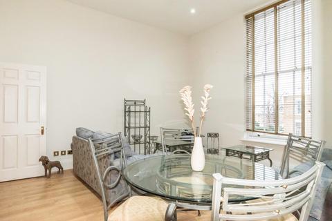 2 bedroom flat to rent, Royal Drive, London N11