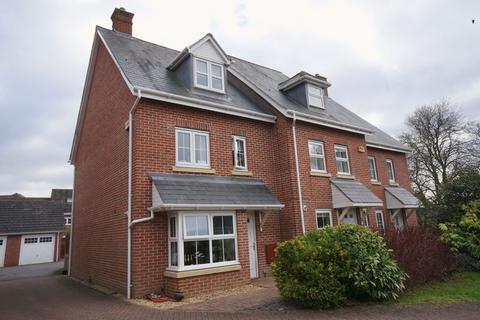 4 bedroom semi-detached house to rent, Four Marks