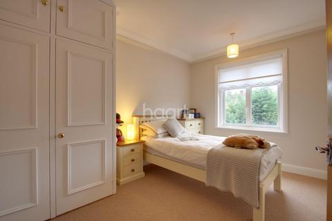 4 bedroom detached house for sale - Cranborne Avenue, Maidstone, Kent, ME15