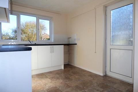 3 bedroom detached house to rent, Beaconsfield, Luton, LU2 0RW