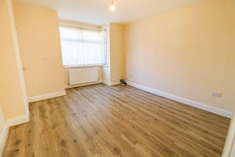 3 bedroom terraced house to rent, Edgeware Avenue, Hull