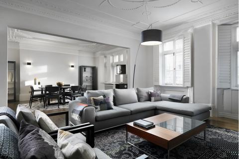 Sloane Street, Knightsbridge SW1X