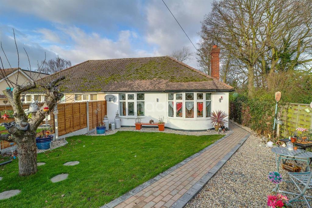 Sherwood Crescent, Hadleigh 2 bed bungalow £275,000