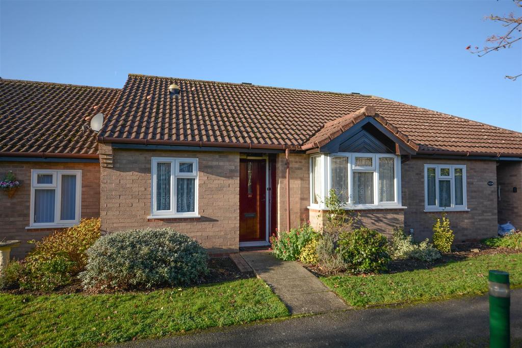 Gardens Court, West Bridgford, Nottingham 2 bed terraced bungalow £