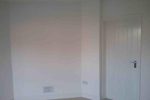 3 bedroom terraced house to rent, George Street