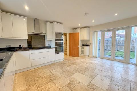 5 bedroom detached house to rent, The Squires, Bury Road, Kentford, Suffolk, CB8