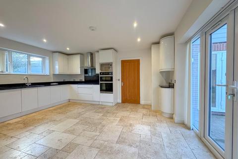5 bedroom detached house to rent, The Squires, Bury Road, Kentford, Suffolk, CB8