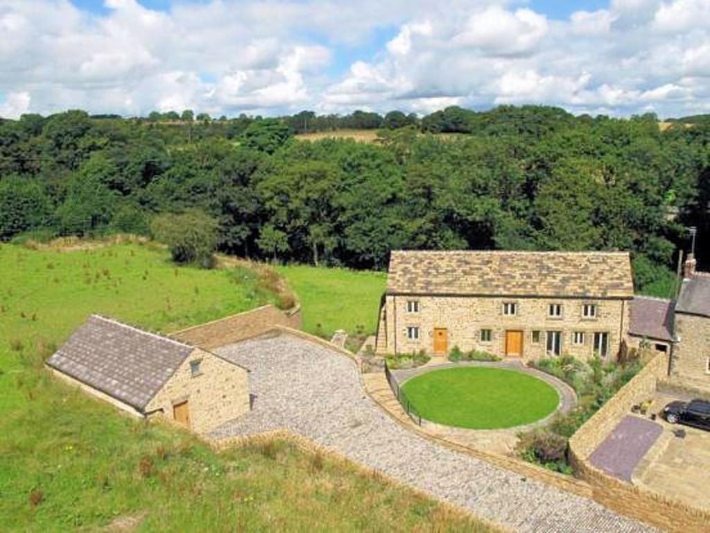 berry-lane-wortley-sheffield-3-bed-barn-conversion-650-000