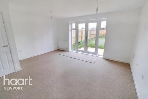 3 bedroom end of terrace house to rent, Ternata Drive, Monmouth