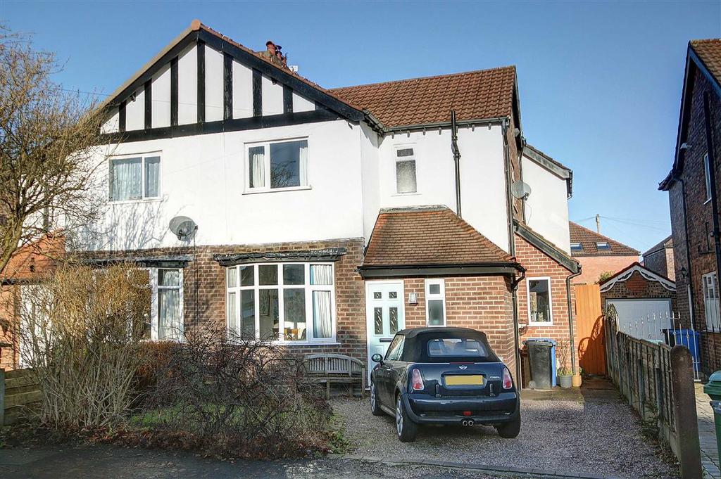 Foxhall Road, Timperley, Cheshire 3 bed semidetached house £425,000