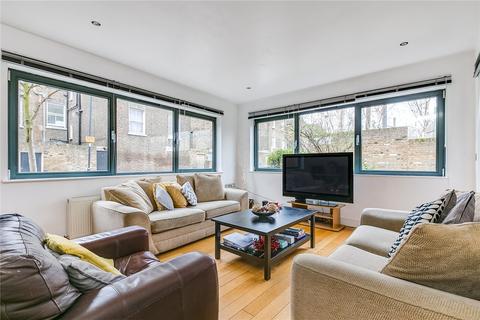 3 bedroom maisonette to rent, Sheringham Road, Islington, London