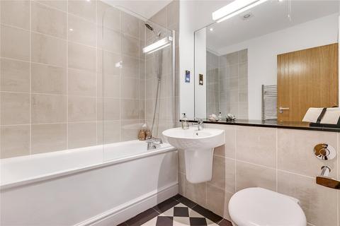 3 bedroom maisonette to rent, Sheringham Road, Islington, London