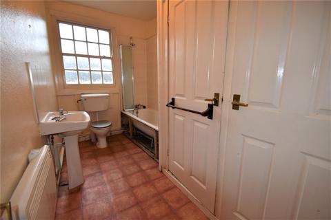 2 bedroom apartment to rent - West Exe North, Tiverton, Devon, EX16