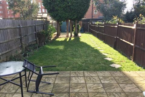 1 bedroom in a house share to rent, Bamford Road, Bromley, BR1