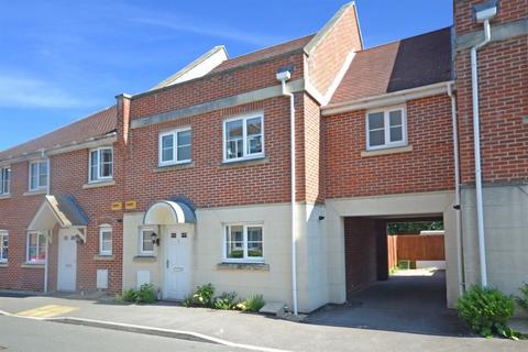 4 bedroom semi-detached house to rent, Spiro Close, Pulborough, West Sussex, RH20