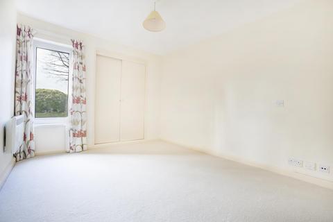 2 bedroom flat to rent - Fernleigh Court, Redland Road, BS6