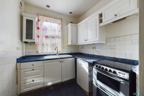 2 bedroom terraced house to rent, Elmswood Road, Wirral CH42