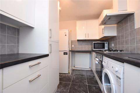 3 bedroom semi-detached house to rent, Oakdene Court, Leeds, West Yorkshire