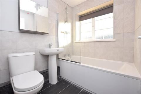 3 bedroom semi-detached house to rent, Oakdene Court, Leeds, West Yorkshire