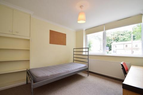 6 bedroom terraced house to rent - Sparkford Close