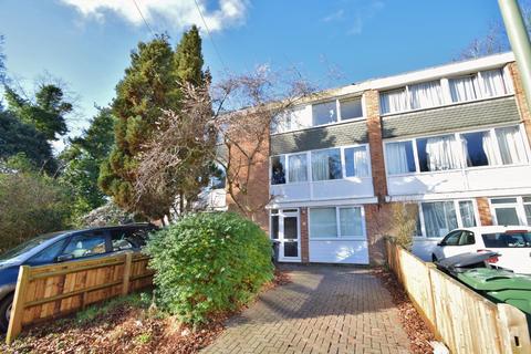 6 bedroom terraced house to rent, Sparkford Close